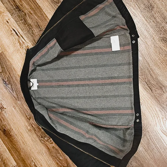 Black Carhartt Jacket - Picture 6 of 7